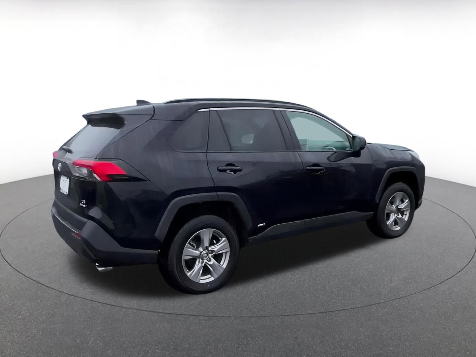 Used 2025 Toyota RAV4 LE image 15