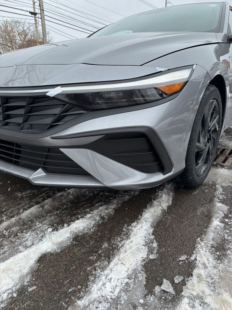 New 2026 Hyundai Elantra Sport FWD image 9