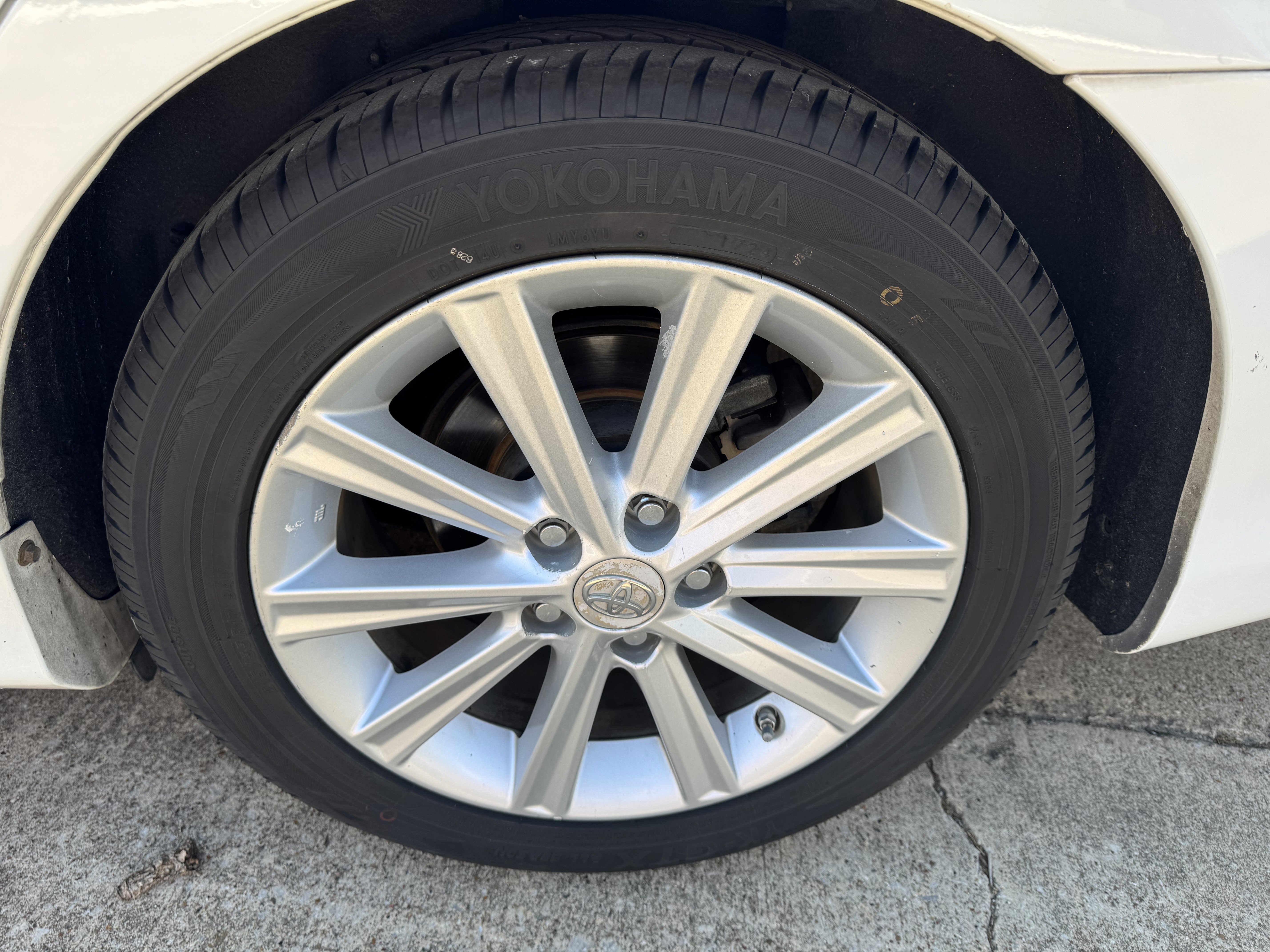 Used 2012 Toyota Camry XLE w/ Leather Pkg image 10