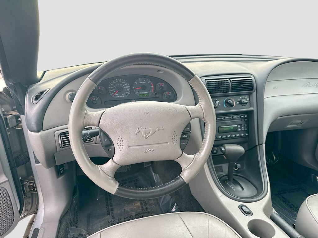 Used 2004 Ford Mustang Convertible image 17
