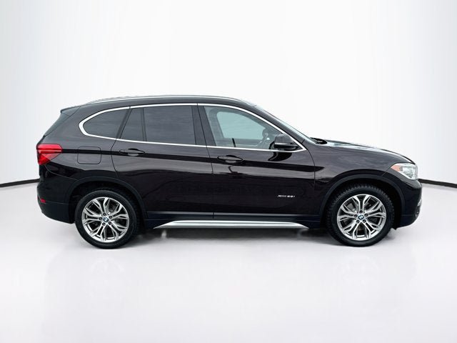 Used 2017 BMW X1 xDrive28i AWD/4WD image 4