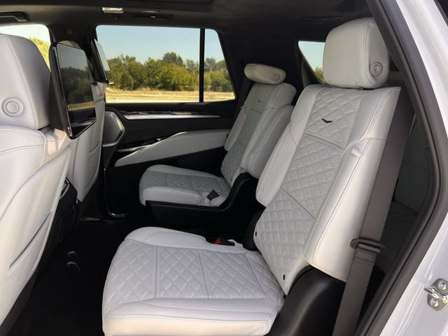 New 2026 Cadillac Escalade Platinum Sport w/ LPO, ONYX Package AWD/4WD image 27