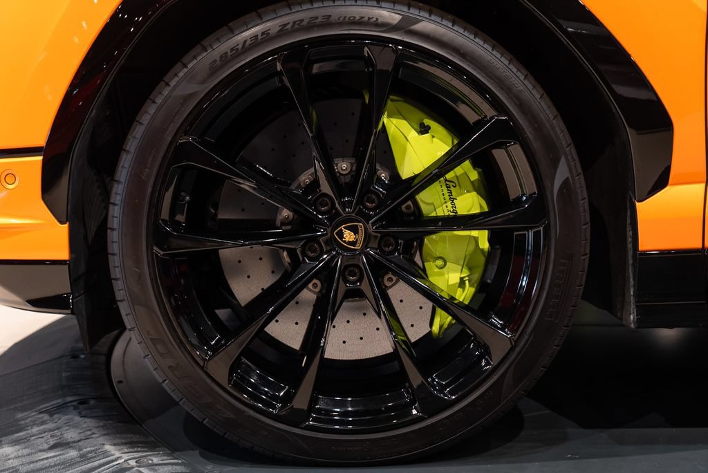 Used 2024 Lamborghini Urus S AWD/4WD image 13