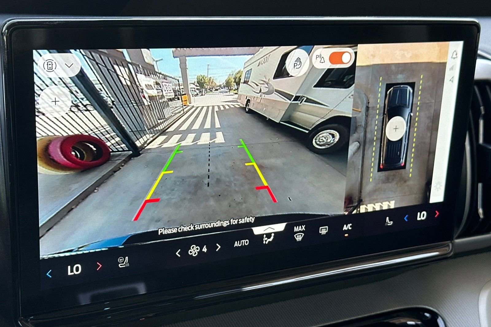 Used 2025 Ford Expedition Active image 20