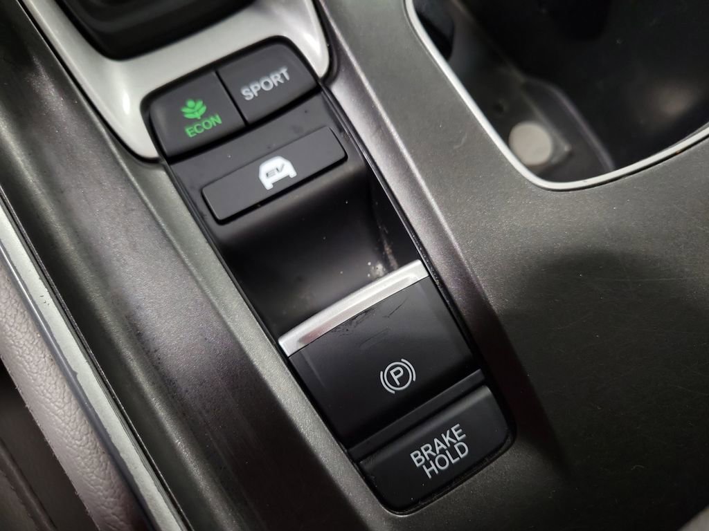 Used 2018 Honda Accord Touring image 16