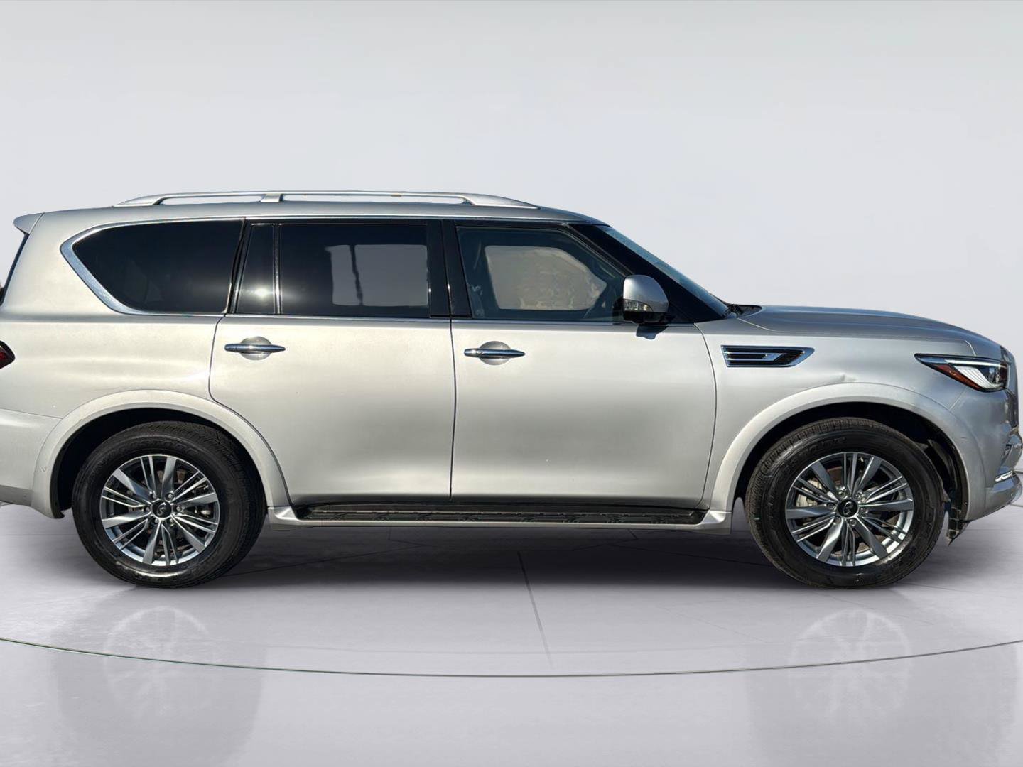 Used 2021 INFINITI QX80 Luxe RWD image 4