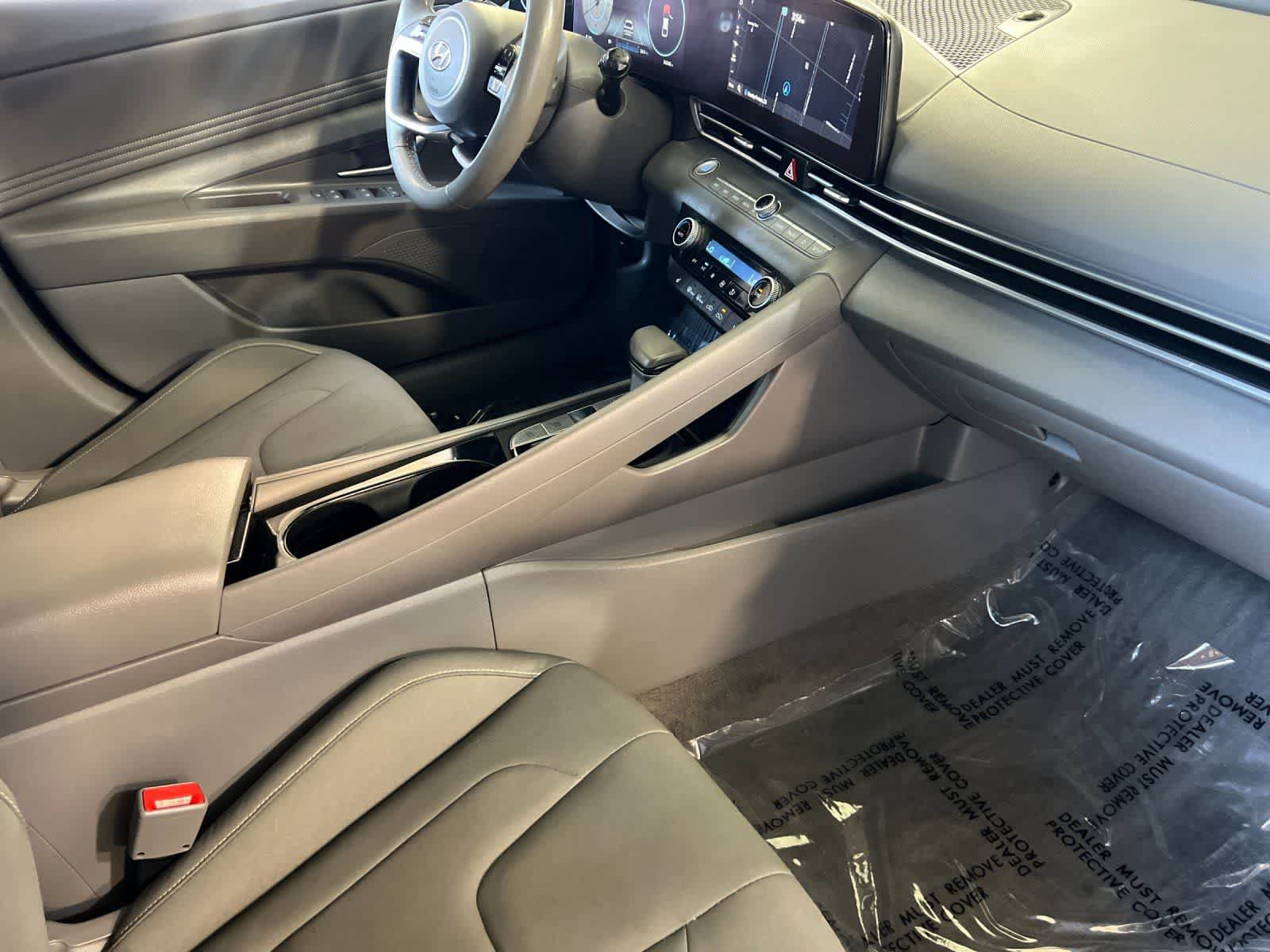 Used 2023 Hyundai Elantra SEL w/ Convenience Package FWD image 16