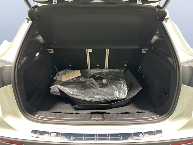 Used 2025 Mercedes-Benz GLA 250 4MATIC image 11