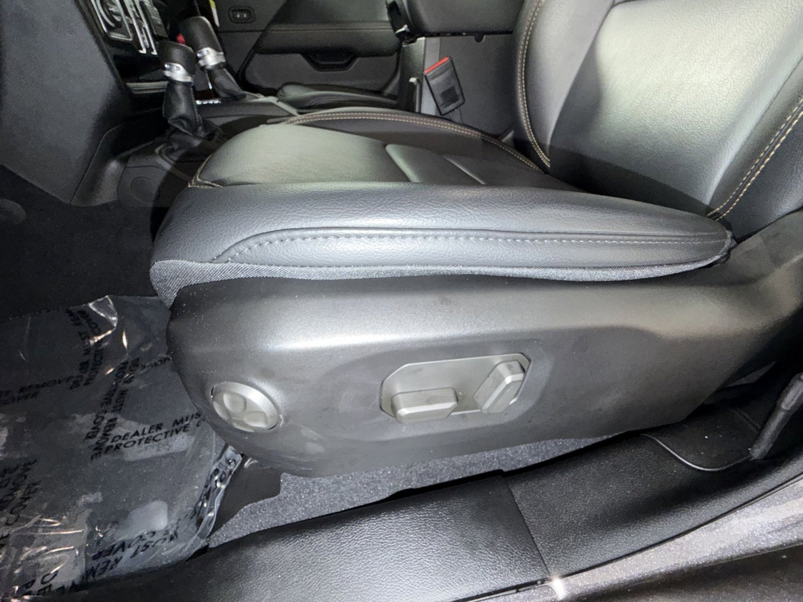 Used 2025 Jeep Wrangler Sahara image 14