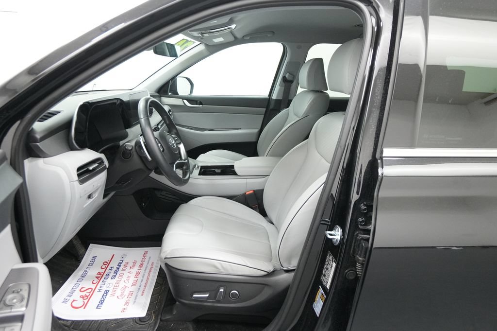 Used 2024 Hyundai Palisade SEL FWD image 14
