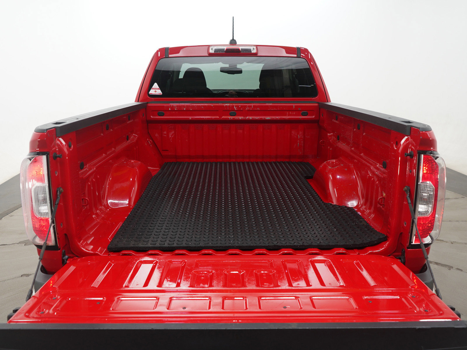 Used 2017 GMC Canyon 4x4 Extended Cab w/ Trailering Package image 19