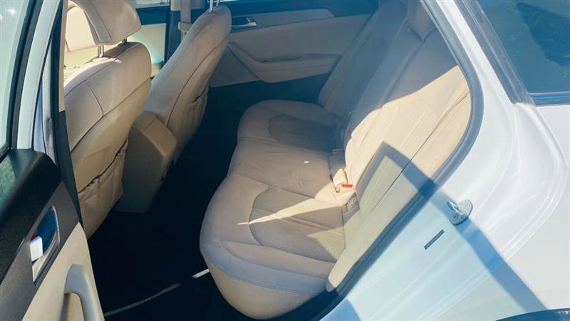 Used 2015 Hyundai Sonata SE image 13