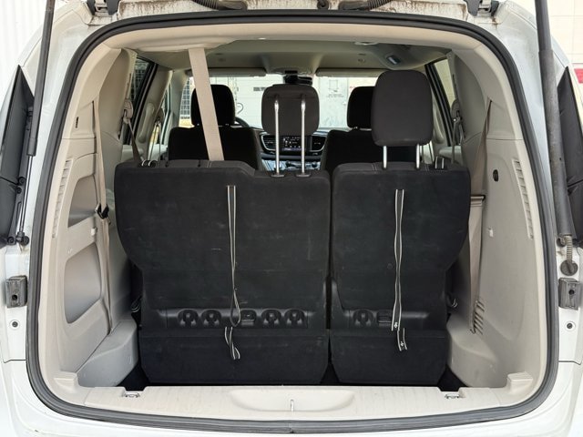 Used 2023 Chrysler Voyager LX FWD image 31