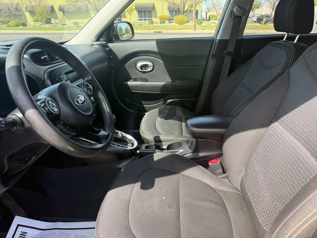 Used 2014 Kia Soul + image 22