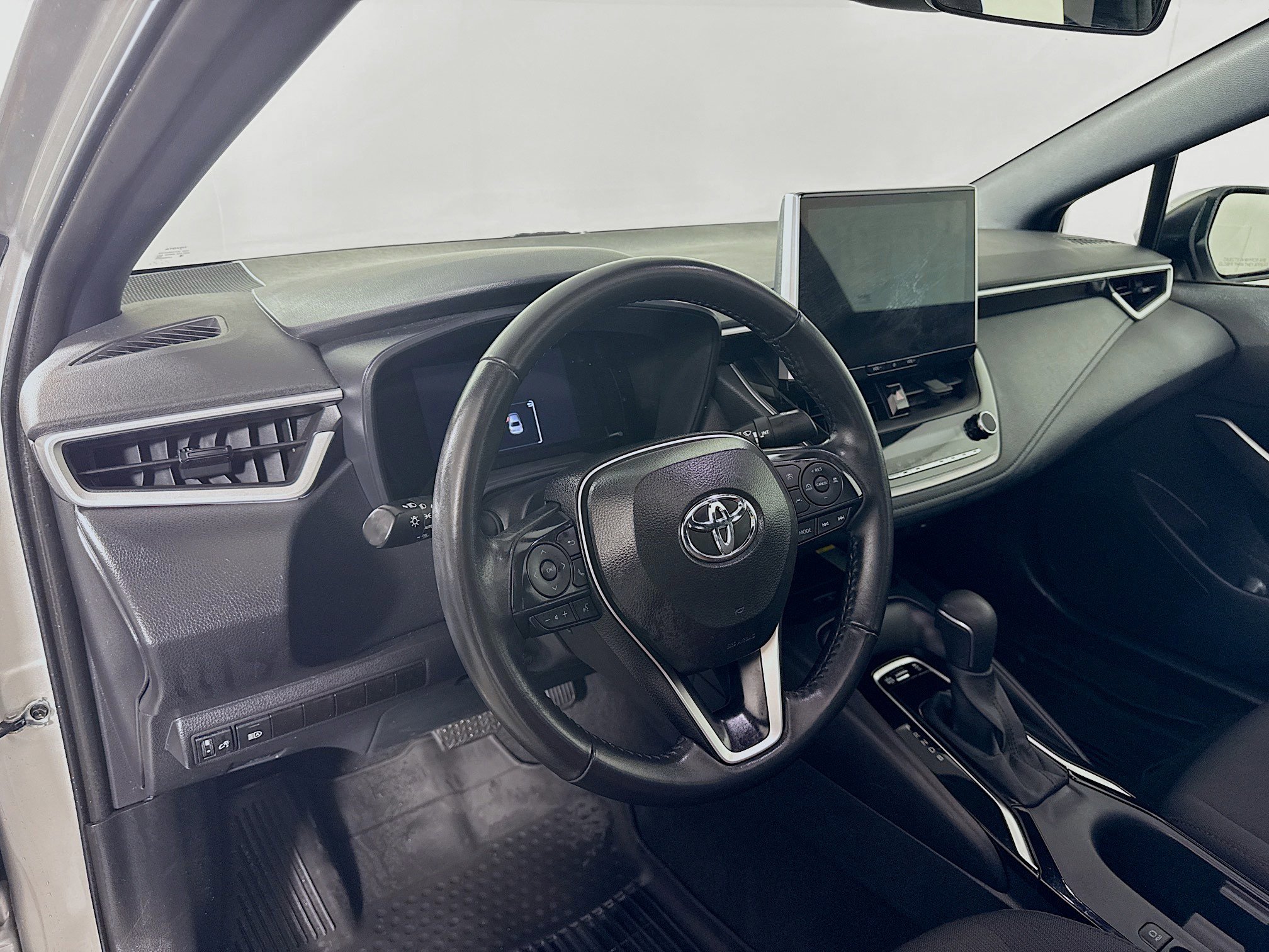 Certified 2025 Toyota Corolla SE w/ SE Premium Package image 9