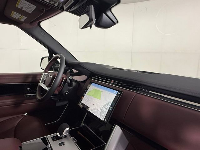 New 2025 Land Rover Range Rover SE image 32