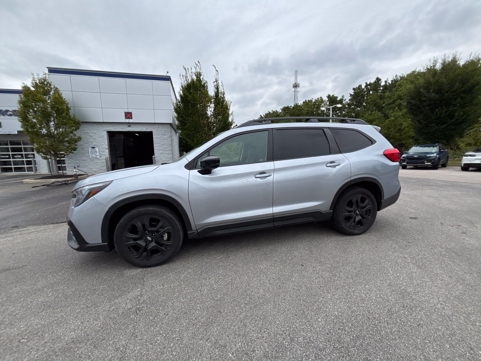 Used 2024 Subaru Ascent Onyx Edition AWD/4WD image 1