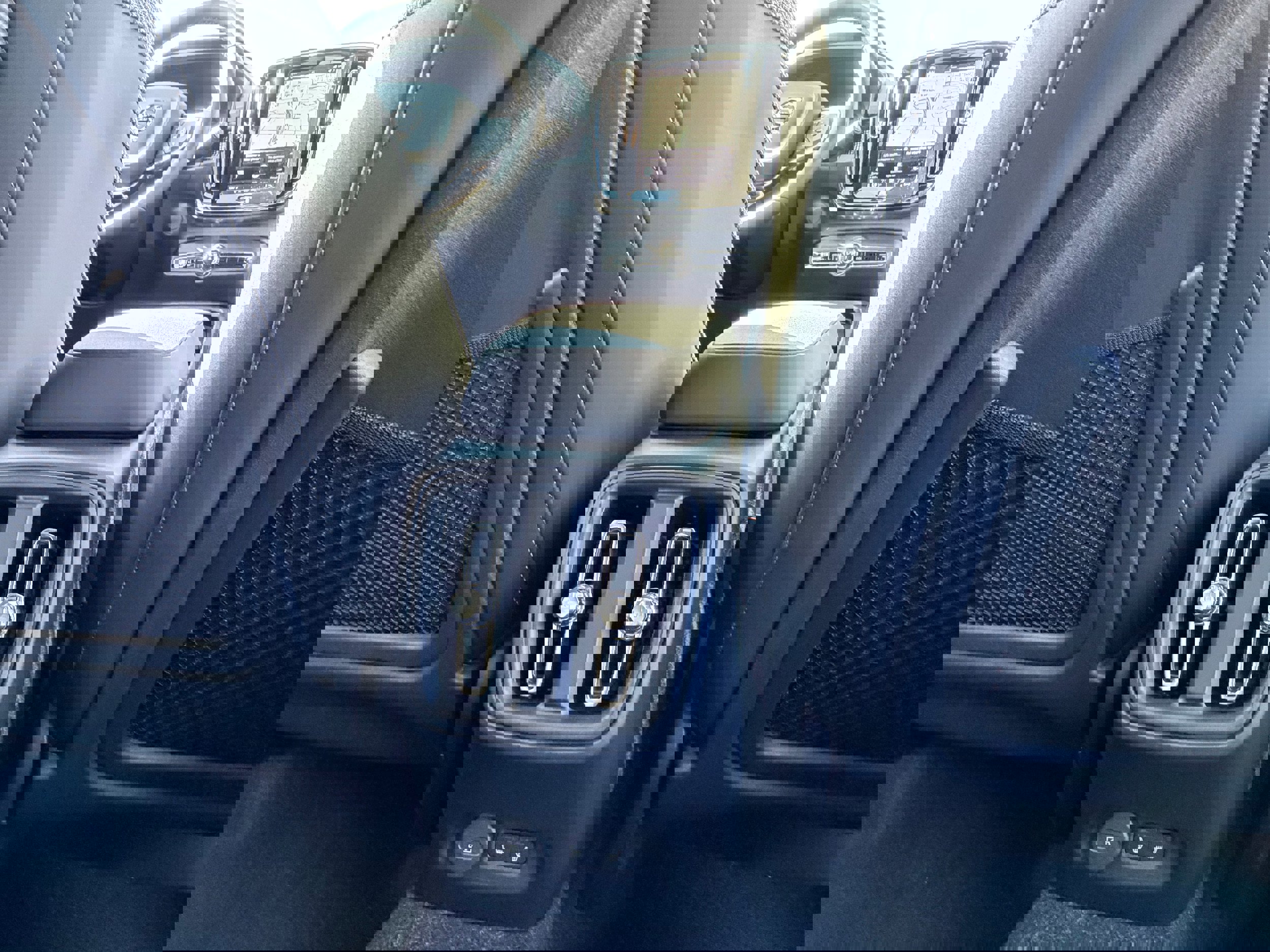 New 2026 Volvo EX40 Plus w/ Climate Package image 11