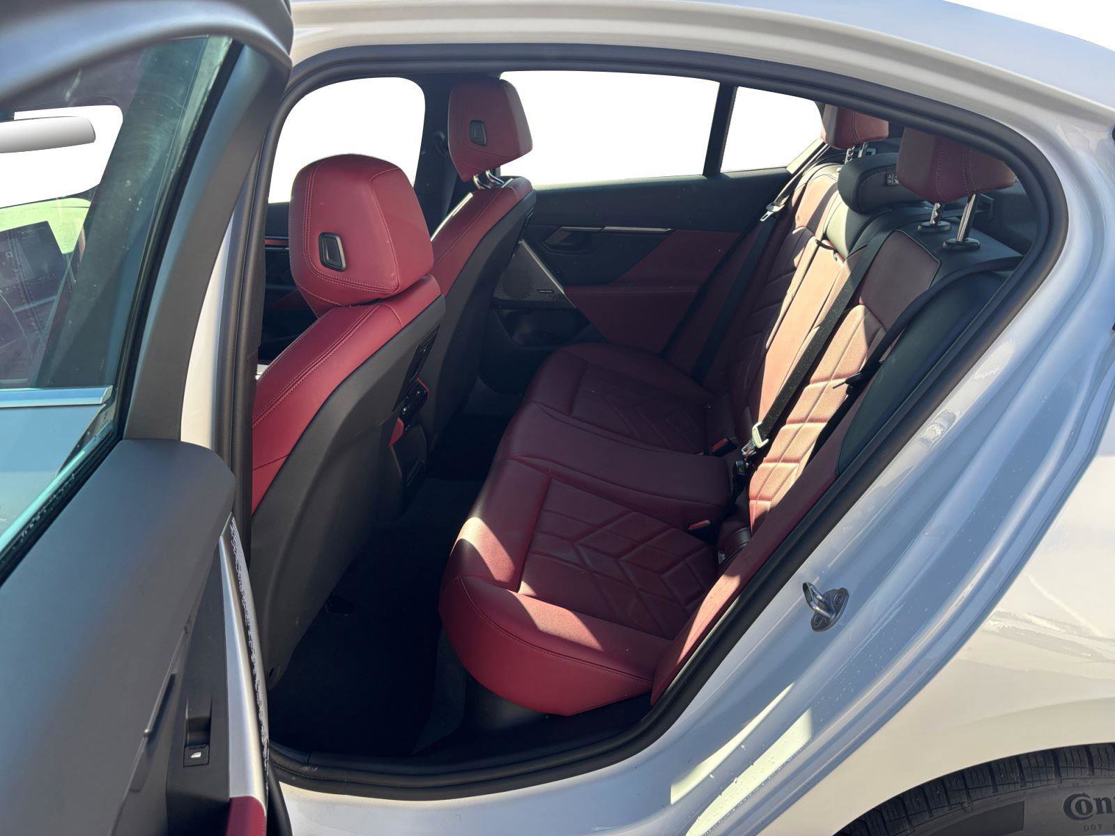 Certified 2025 BMW 540i xDrive w/ Premium Package image 23