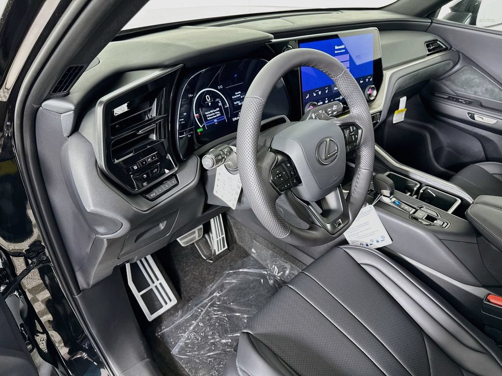 Used 2026 Lexus TX 500h AWD w/ Technology Package image 9