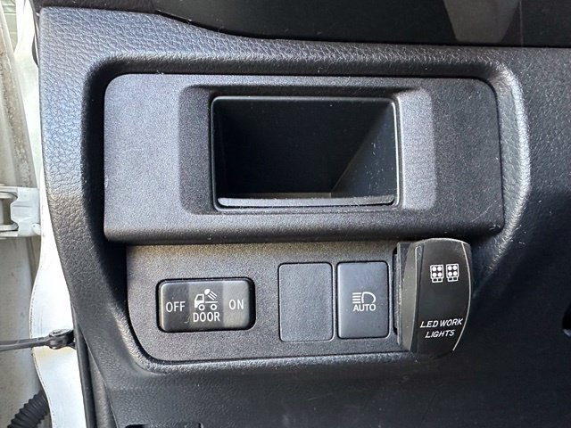 Used 2018 Toyota Tacoma SR5 RWD image 20