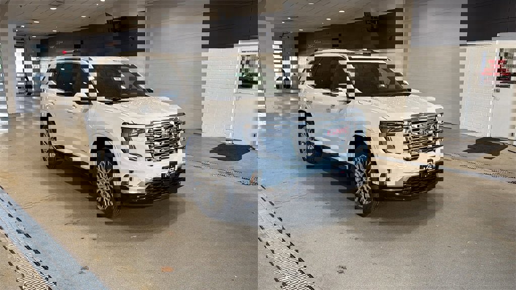 New 2026 GMC Acadia Denali w/ Super Cruise Package