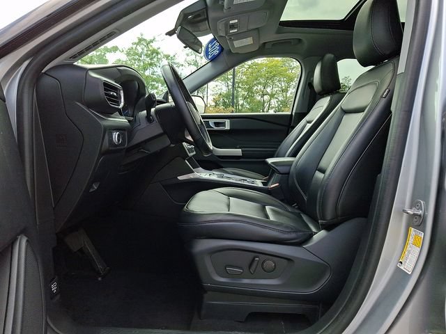 Used 2022 Ford Explorer XLT w/ Equipment Group 202A AWD/4WD image 15