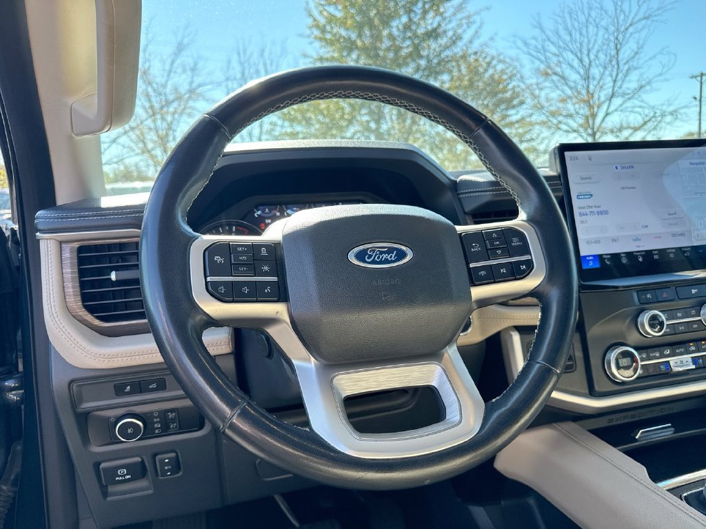 Used 2024 Ford Expedition Limited AWD/4WD image 11