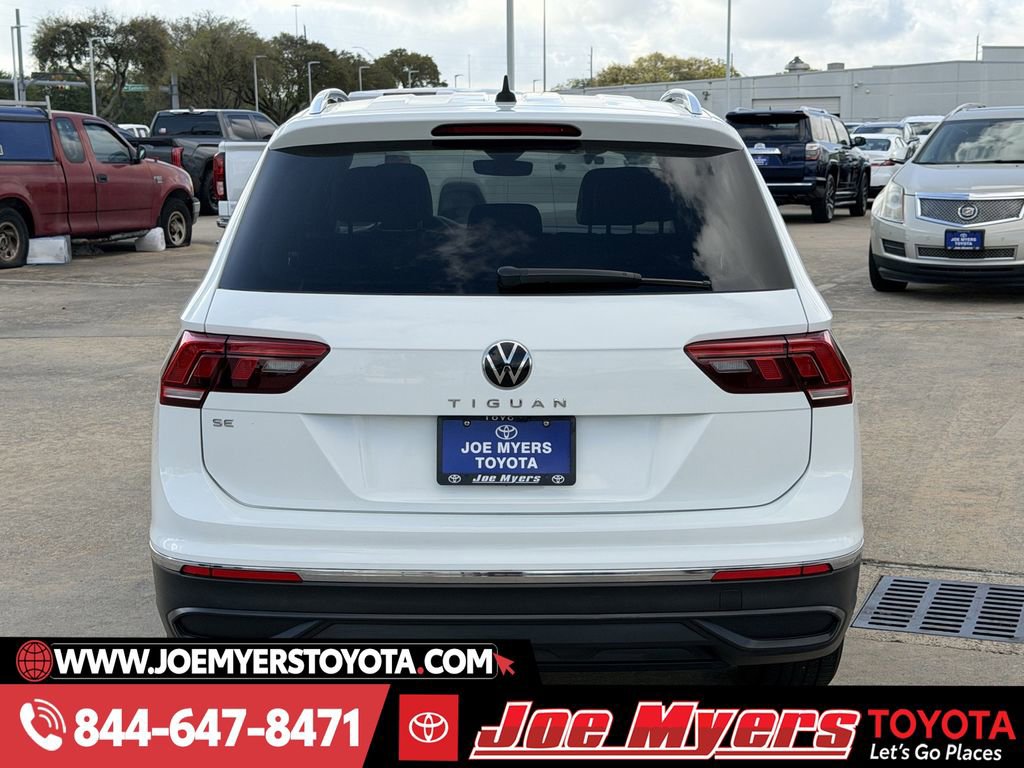 Used 2024 Volkswagen Tiguan SE image 8