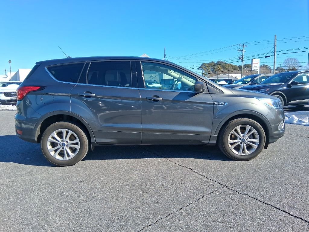 Used 2019 Ford Escape SE image 4