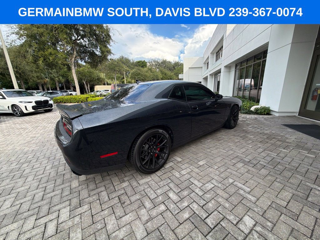 Used 2016 Dodge Challenger SRT Hellcat RWD image 11
