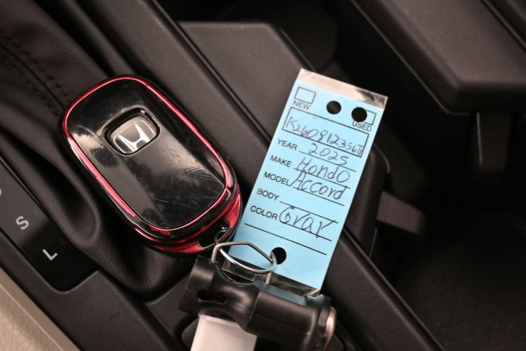 Used 2025 Honda Accord SE image 31