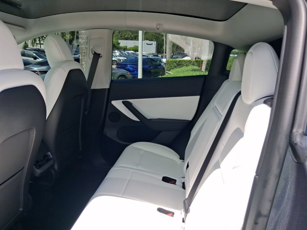 Used 2022 Tesla Model Y Performance AWD/4WD image 8