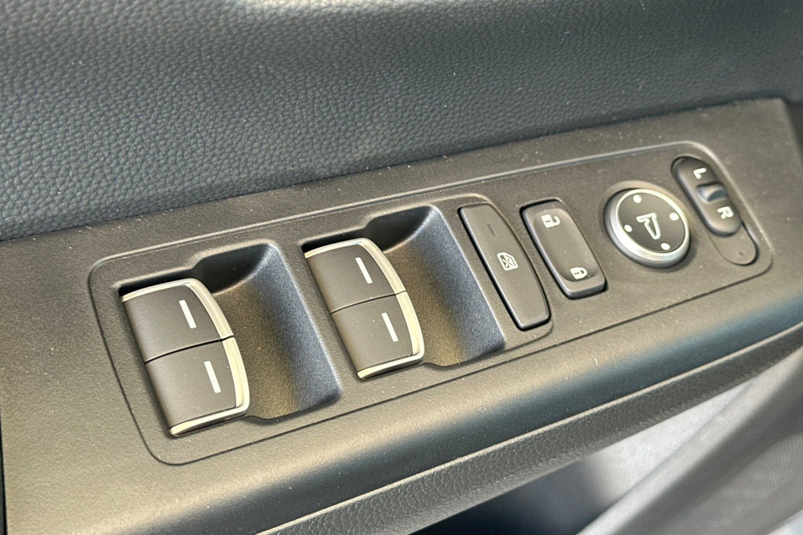 New 2026 Honda CR-V EX-L image 12