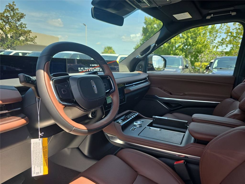New 2027 Lincoln Navigator L Reserve RWD image 18
