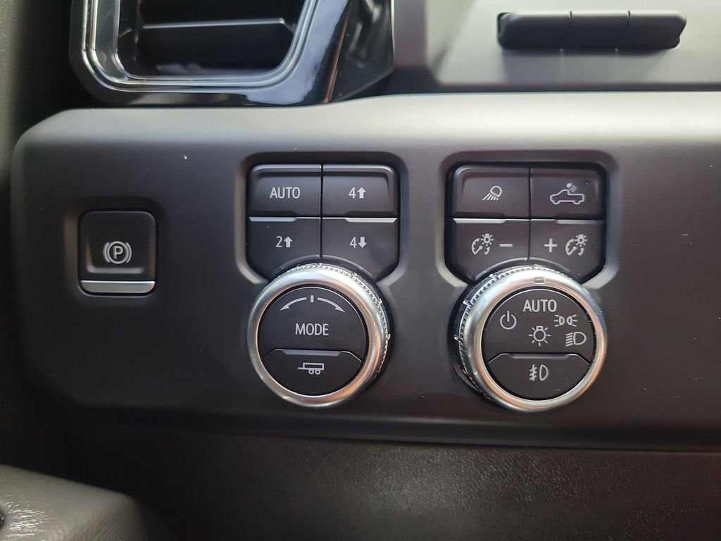 Used 2022 GMC Sierra 1500 AT4X image 27