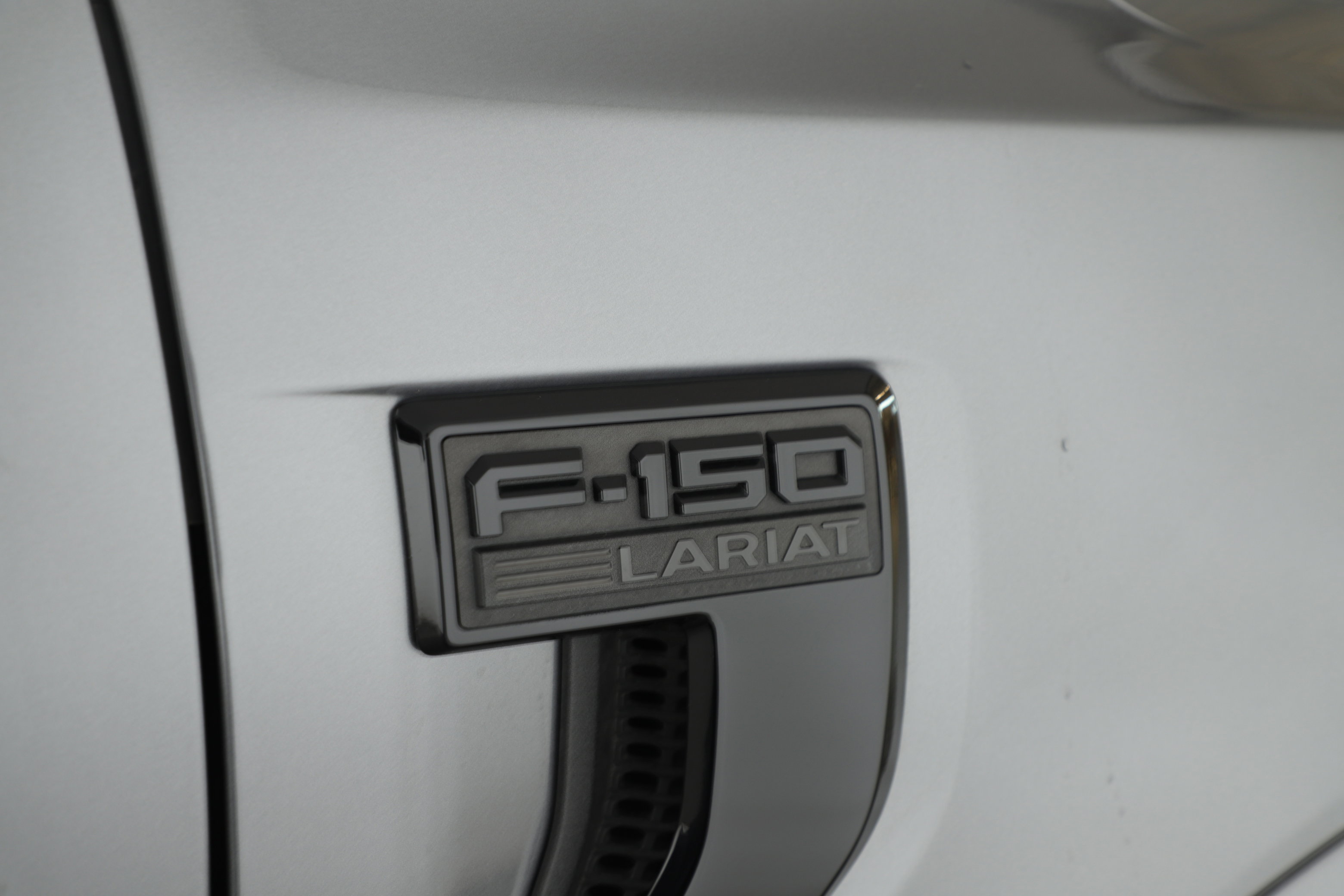 Used 2022 Ford F150 Lariat w/ Equipment Group 502A High image 6