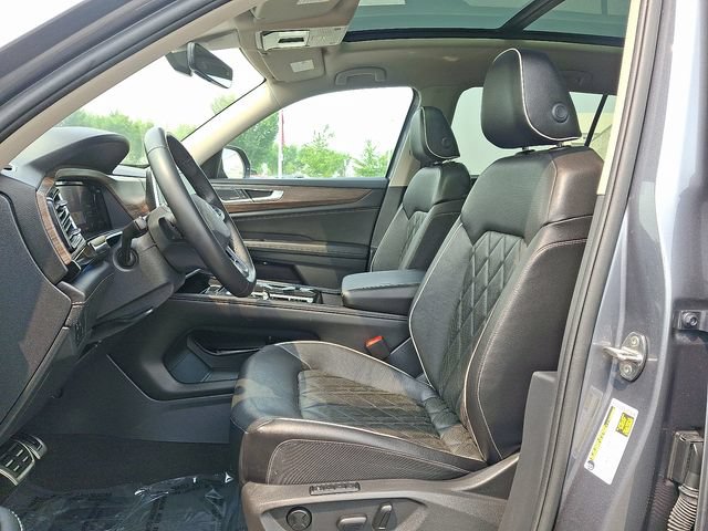 Used 2024 Volkswagen Atlas SEL Premium R-Line AWD/4WD image 13