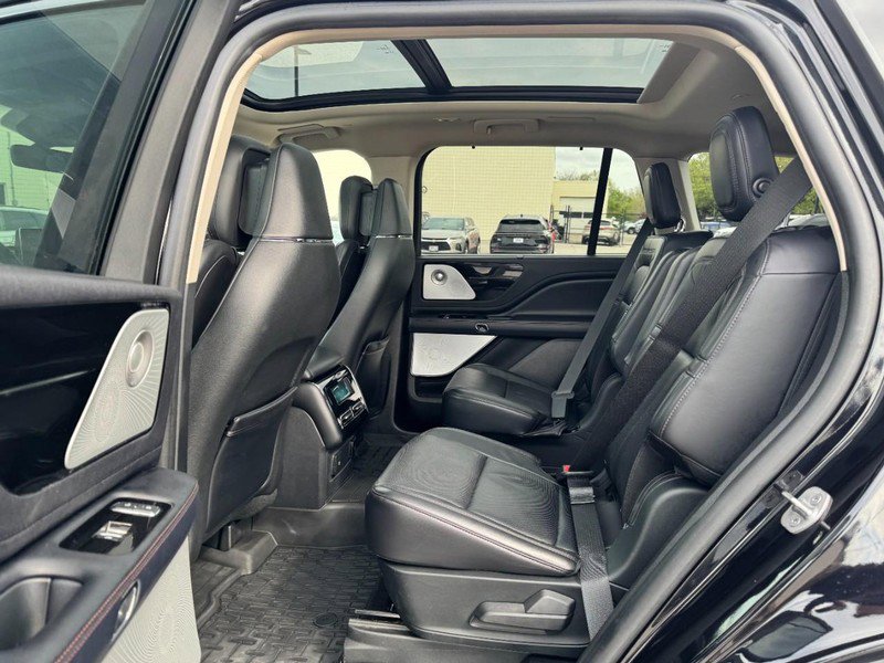 Used 2020 Lincoln Aviator Reserve w/ Equipment Group 202A image 12