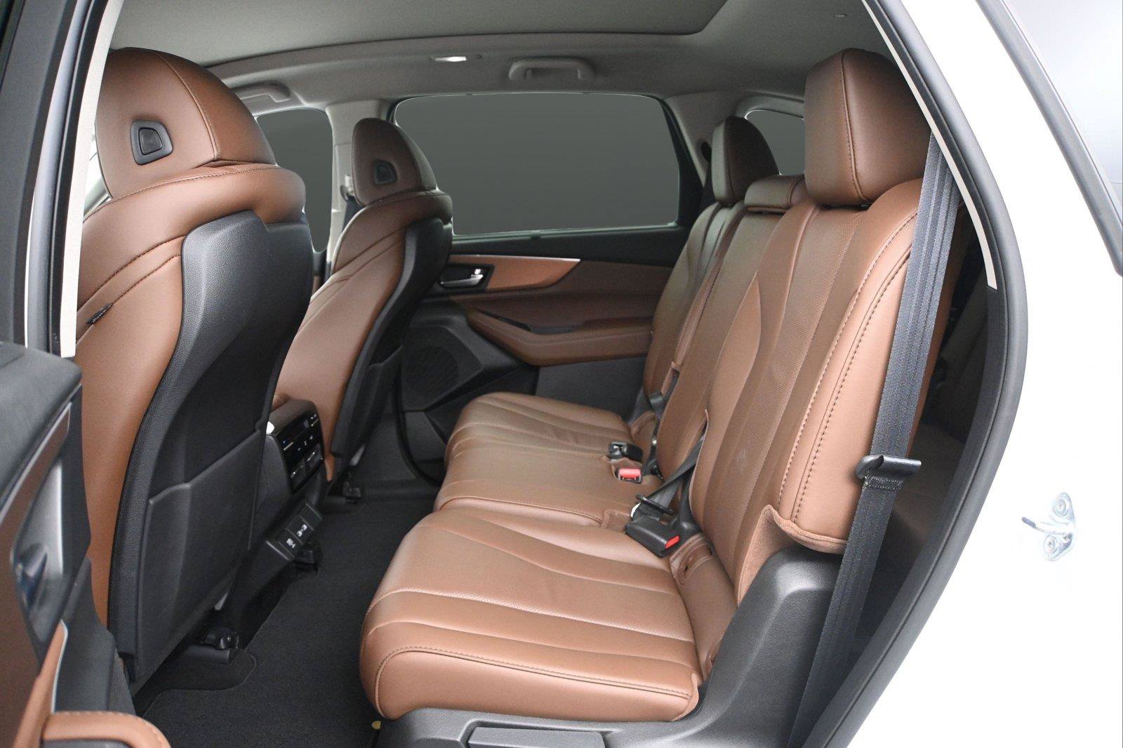 Certified 2024 Acura MDX w/ Technology Package AWD/4WD image 10