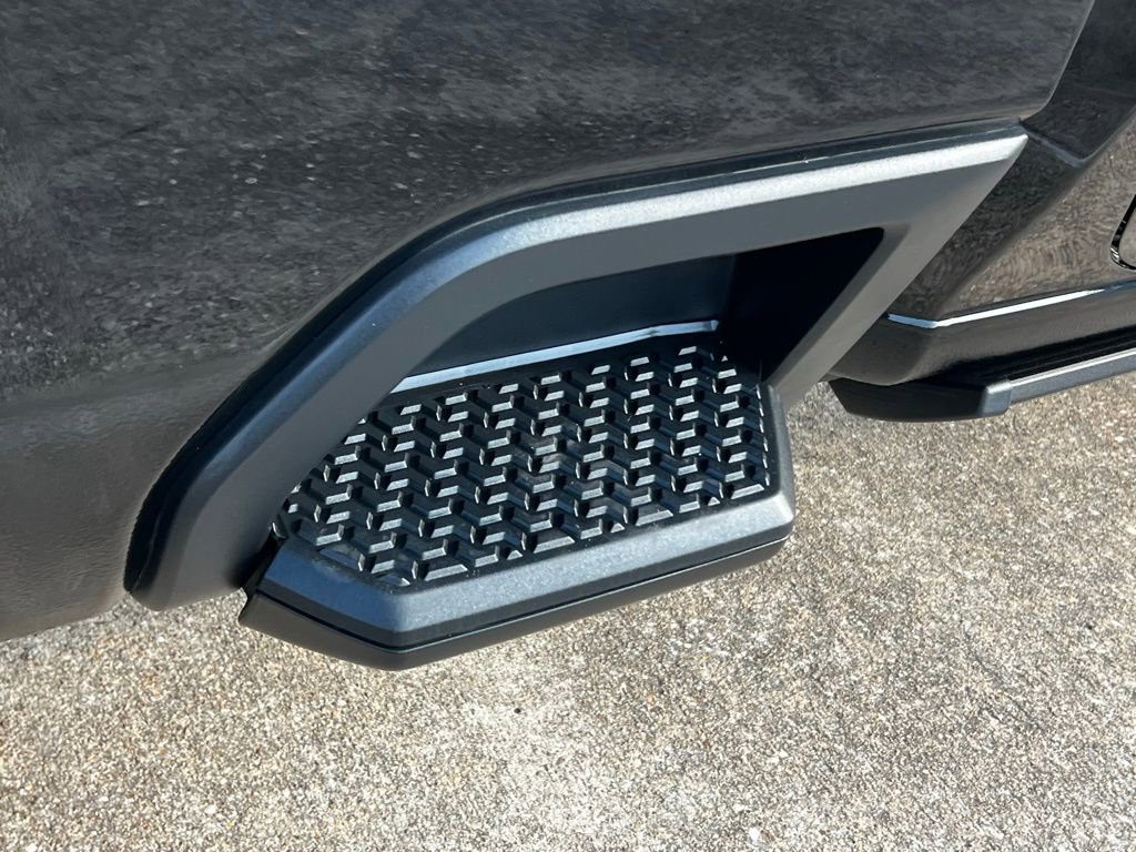 Used 2025 Chevrolet Silverado 2500 LTZ w/ Trail Boss Package image 56