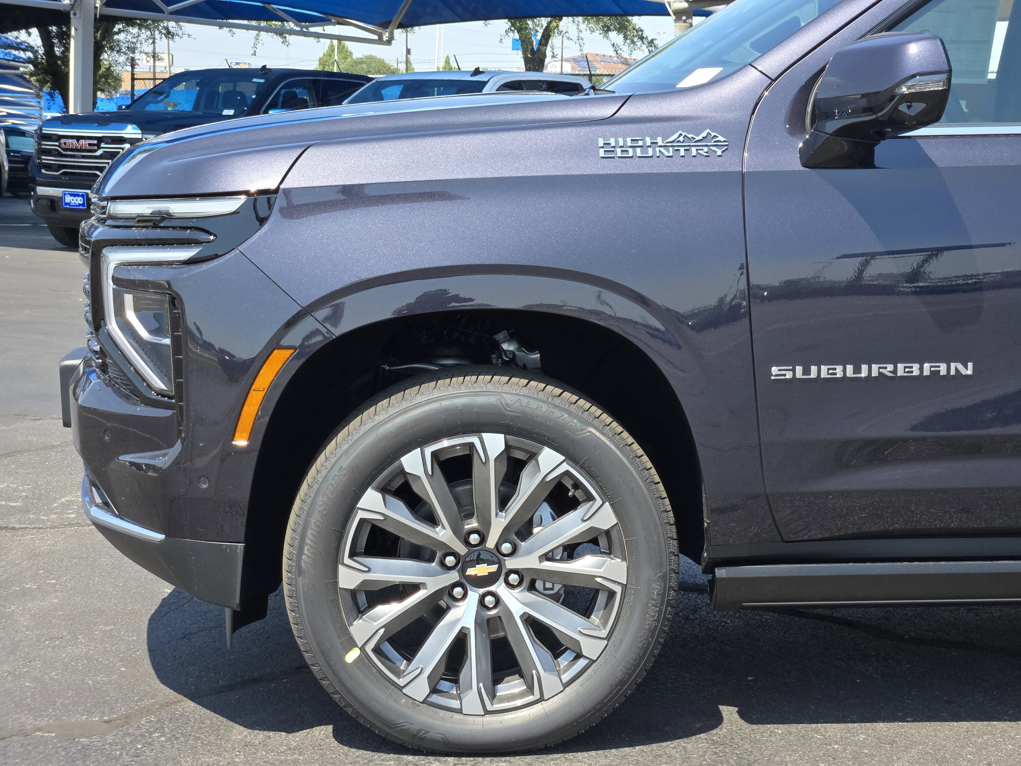 New 2026 Chevrolet Suburban High Country image 3