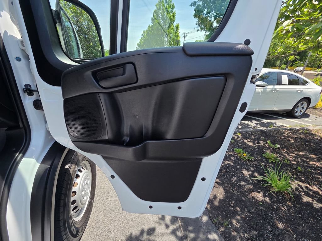 Used 2026 RAM ProMaster 2500 w/ Convenience Group FWD image 9