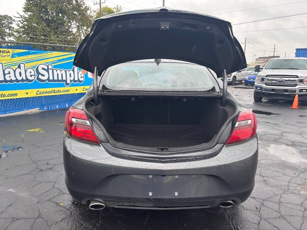 Used 2017 Buick Regal Premium w/ Driver Confidence Package #1 AWD/4WD image 4