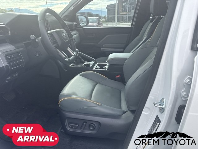 Used 2026 Toyota 4Runner Trailhunter AWD/4WD image 5