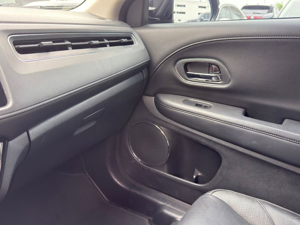 Used 2017 Honda HR-V EX-L image 17