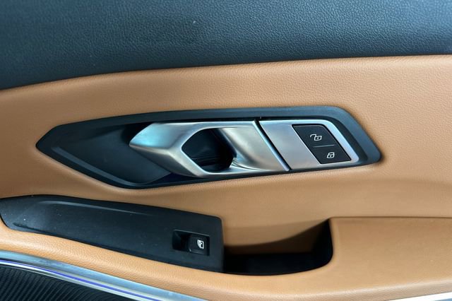 Used 2022 BMW 330i Sedan w/ Driving Assistance Package RWD image 20