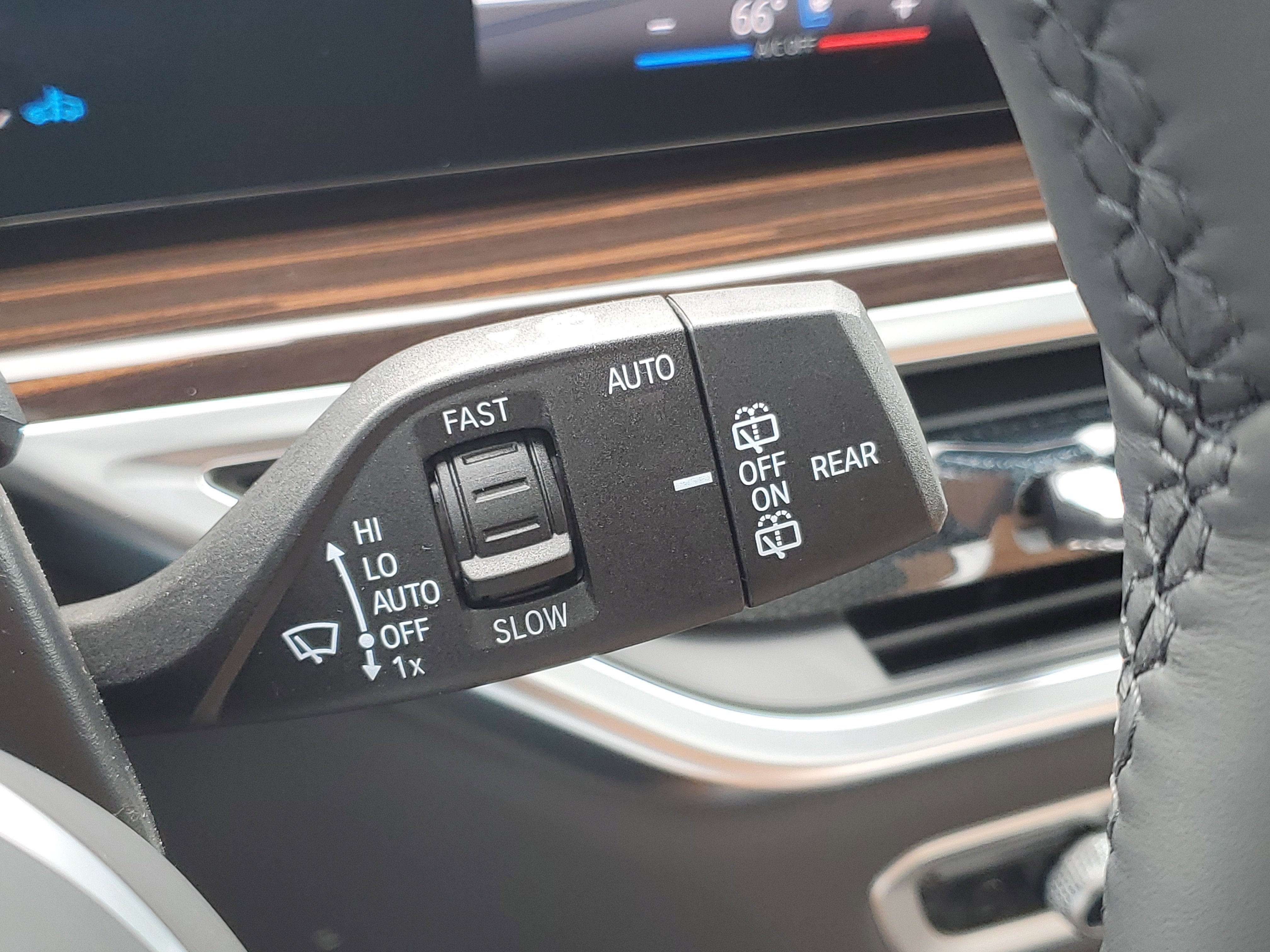 New 2026 BMW X5 xDrive40i w/ M Sport Package AWD/4WD image 16