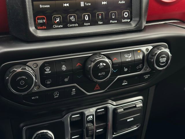 Used 2023 Jeep Wrangler Unlimited Rubicon w/ Cold Weather Group AWD/4WD image 15