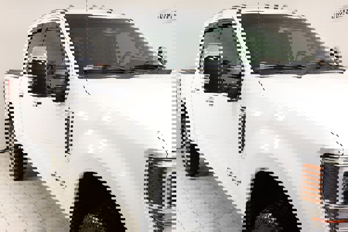 Used 2020 Ford F350 Platinum w/ FX4 Off-Road Package image 39